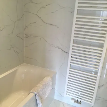 Topfloor Aida 2 Bedroom 2 Bathroom Free Parking 아파트